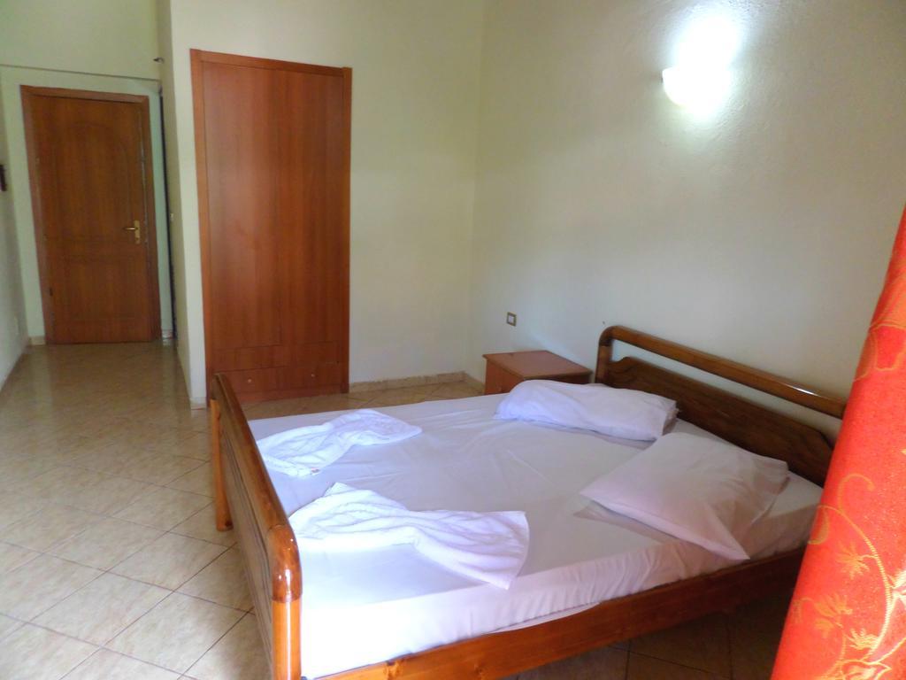 Hotel Belle Vue Dhermi Phòng bức ảnh